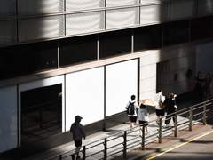 4. "내 머리 위의 우산"_당신에게는 우산이 있나요?