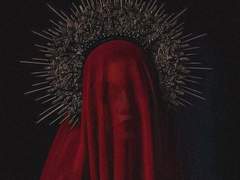 Ludger in the red dress