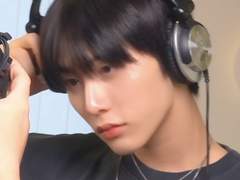 [WHO!] Concept Photo Behind