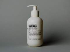 태섭대만 크리스마스 콘셉트 카페 𝑳𝒐𝒗𝒆 𝑨𝒄𝒕𝒖𝒂𝒍𝒍𝒚 2차 수요조사 안내