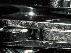 넌, 영―원히 그 안에 있어야 해.