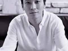 먼저 얼굴로 꼬셔놓고 튕기는 건 반칙이지.