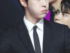 학대받는 가이드 입니다