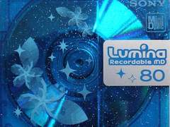 작은 이해와 타산으로 겹쳐져 작게 엉킨 실로 인하여