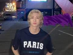 외국에서 낭만적인 남자를 만났다