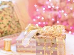 리본을 풀었다면 반지는 건네야지