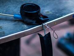 보여줘라. 그리고 설명하려는 충동을 뿌리쳐라