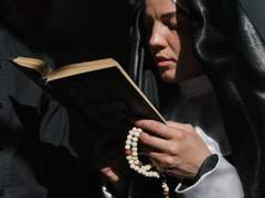 편견의 뒤에 숨은 어둠 - 현대 사회의 무의식적 강자들