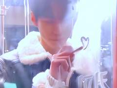 빨간불이 켜진 크리스마스 트리