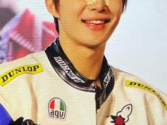 오토바이 그 선배.. 같지 않냐며