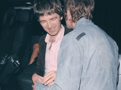 리암의 생일을 축하하는 노엘 (05년 15년)