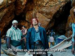 이 짤 샹크스 양 사이드에 둘다 넹-글 웃고있는거 개웃김