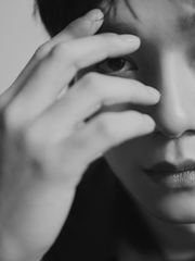 인정과 부정 사이