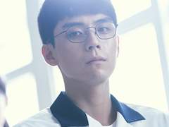 배우 김도훈 사주(유월 을목, 을축일주)