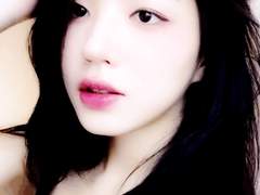 벚꽃 흩날리는 길을