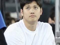 넌 내 가슴만 보고 만나?