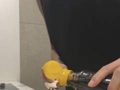 고양이 저녁 챙겨줘야하는데 큰일이네