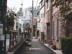 1 신은 울지 않는다