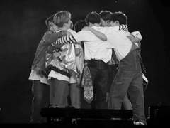 우리가 헤어졌던 그날, 우린 그 시간에 멈춰있어.