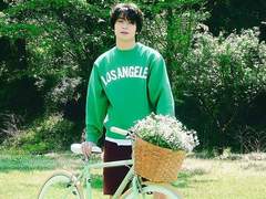 잉크가 번지듯 서서히 퍼지거나