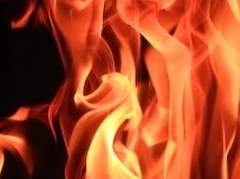 촛불 하나 일렁이면