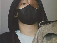 콘돔 껍질이 왜 여기있어?