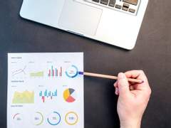 데이터를 분석하여 향후 판매 전략 수립 방법