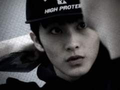 쇼윈도 여자에게 집착하는 이민형.