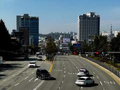 날이 서 있는 것도 가끔 지겹다