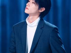 지금 꼭 잡은 두 손을 놓지 않아