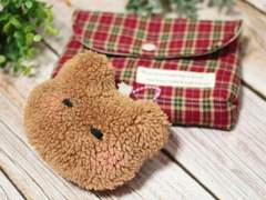 핸드메이드 파우치와 곰인형