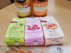 231114 세븐일레븐 아침에주스 블랙라벨 꿀배, 젤리블리 납작복숭아, 슬라이스 오징어 후기