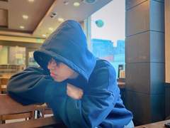 소꿉친구랑 술 먹고 사고쳤다