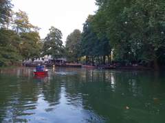 처음 만난 파란눈의 외국남자, 카페 바리스타 겸 매니저