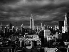 공산품 애가 (엄청나게 시끄럽고 믿을 수 없게 가까운)