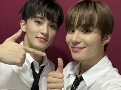 고백은 얘한테 받고 키스는 쟤하고