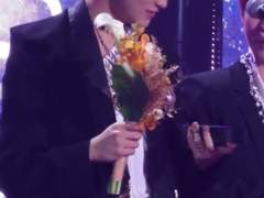 원래 더 사랑하는 쪽이 지는 거랬어