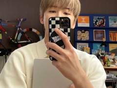 너네 과 수석 조교랑 키스하고 있던데 Talk