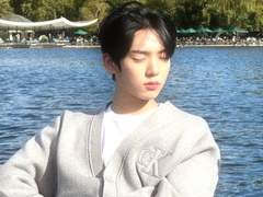 바다가 되서 널 꼭 지켜볼거야.