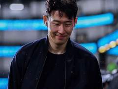 [손흥민] 포커페이스 04