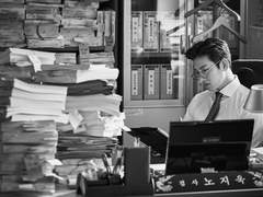 네가 변하는 순간 어쩌면 나는 그때 죽었지