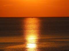 산은 바다를 보고 바다는 하늘을 보고