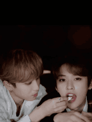 담배 대신 네 손가락