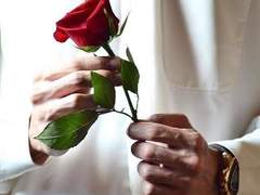 하늘이 소란스러운 날이었다.