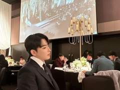 김홍중과 친구 결혼식 같이 가기