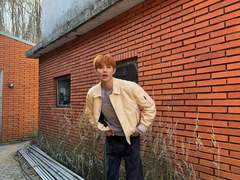 헤어지자고? 지금 사진 찍고 있는데? TALK