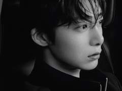 생일카페의 주인공이 등장했다 17