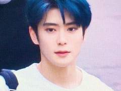 여주야, 나 오빠 친구 정재현인데