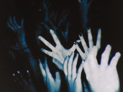 뒤틀린 이상을 추구한 악마의 최후를 보아라!