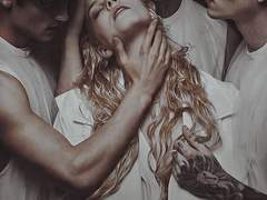 누구나 그녀를 보면 플러팅부터 갈기고(?) 본다.